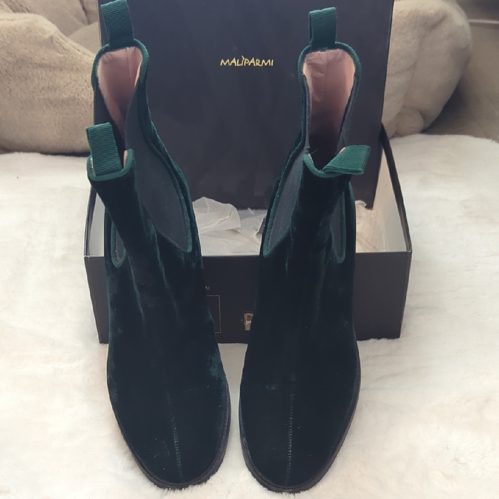 Maliparmi Emerald Velvet Ankle Booties